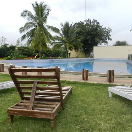 Park Hotel And Resort Kaglipur Ngoại thất bức ảnh