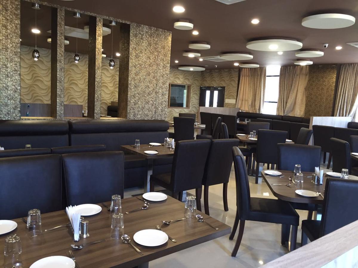 Park Hotel And Resort Kaglipur Ngoại thất bức ảnh