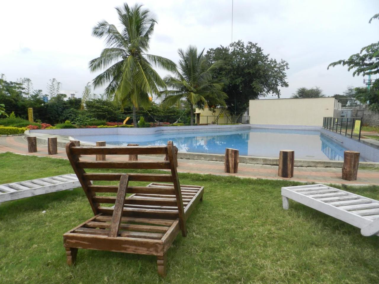 Park Hotel And Resort Kaglipur Ngoại thất bức ảnh